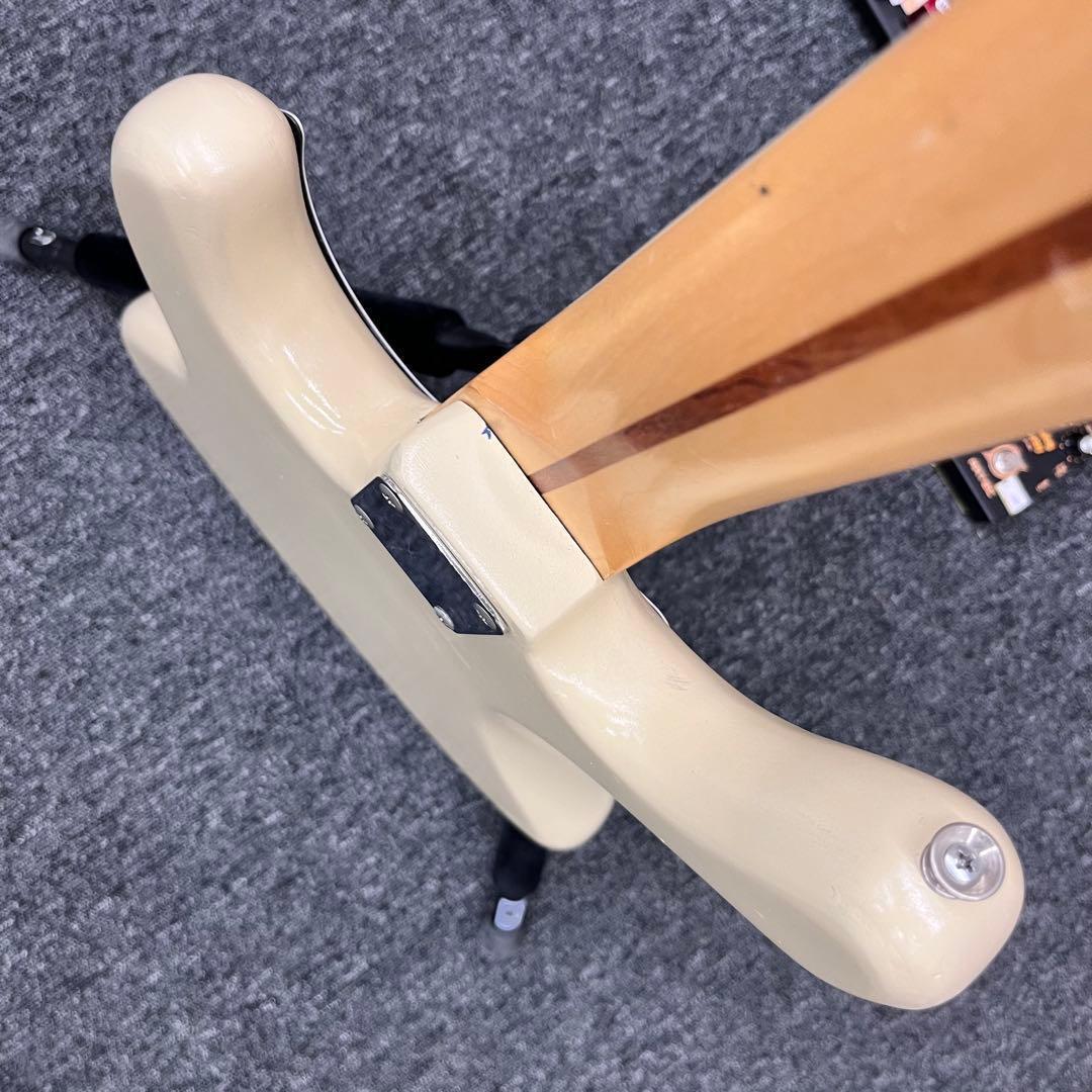 【10677】 history ジャズベースタイプ ホワイト系再塗装？