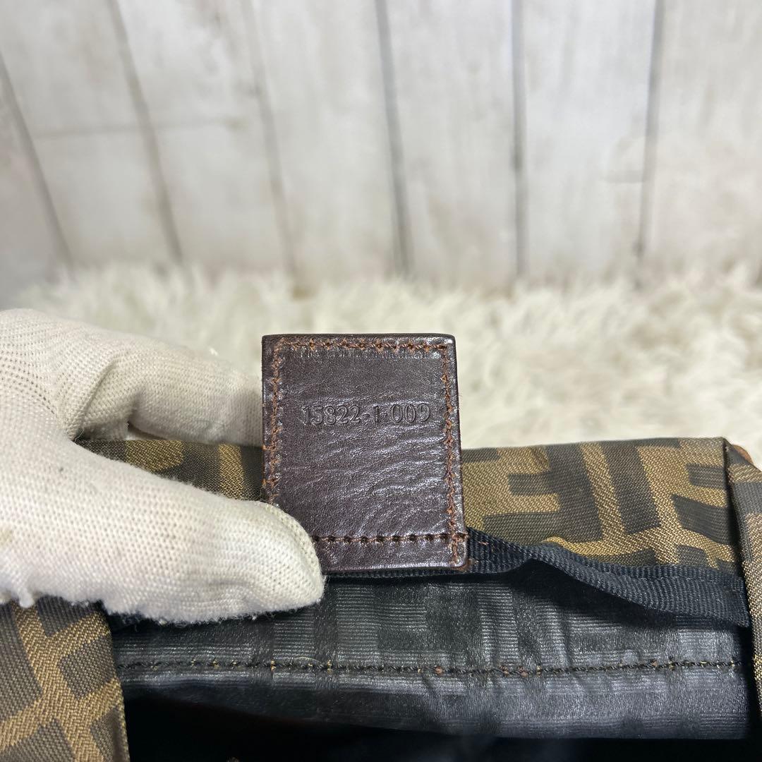 FENDI ズッカ　ロゴ　ハンドバッグ　FF ナイロン　レザー　ブラウン