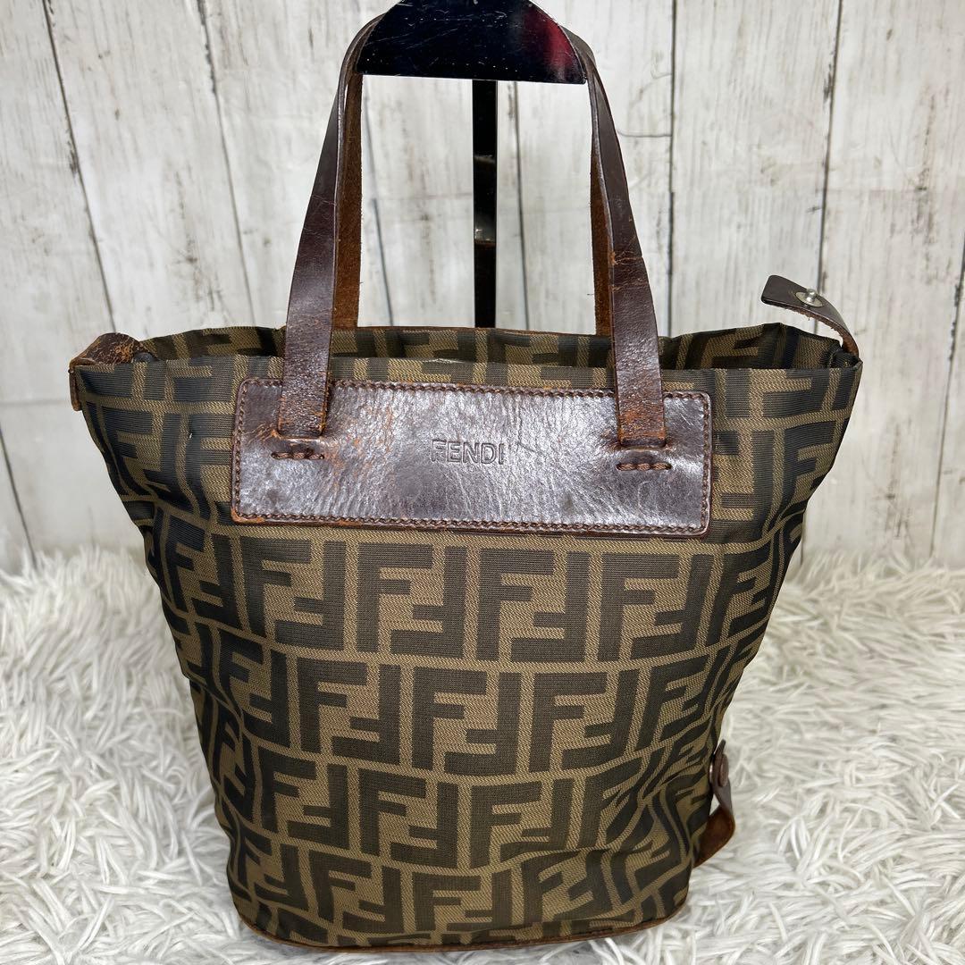 FENDI ズッカ　ロゴ　ハンドバッグ　FF ナイロン　レザー　ブラウン
