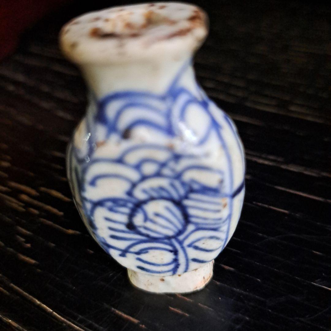 中国古玩　初期呉須染付　飾小壺　清時代　　最少小壺　名入　線描牡丹　波状図