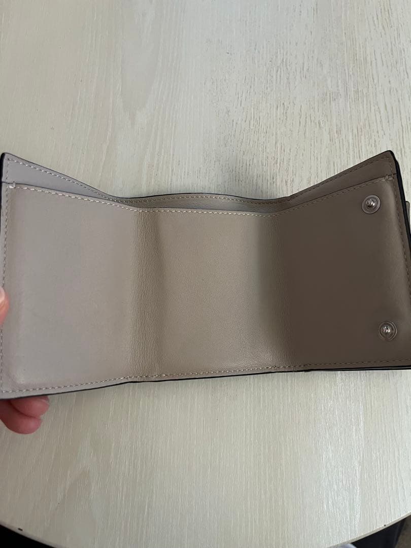 LOEWE(ロエベ) グリーン　三つ折り財布