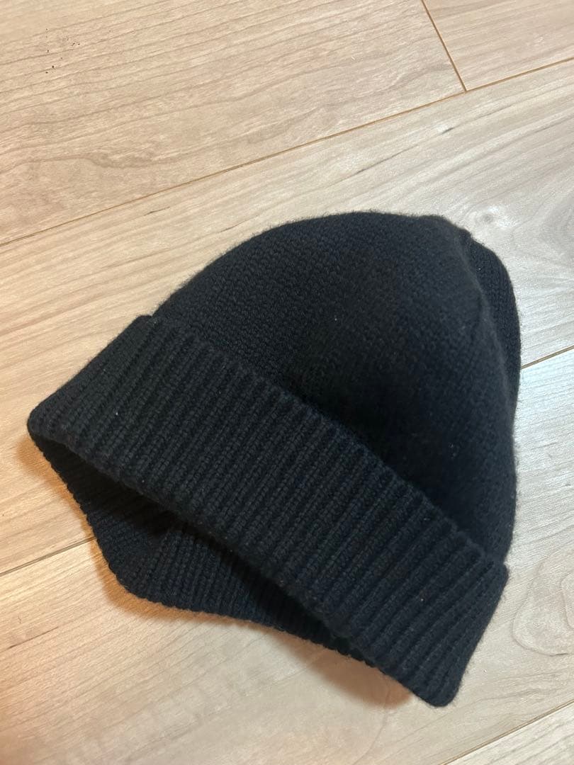 セリーヌ　CELINEニット帽　テテ着用　BTS
