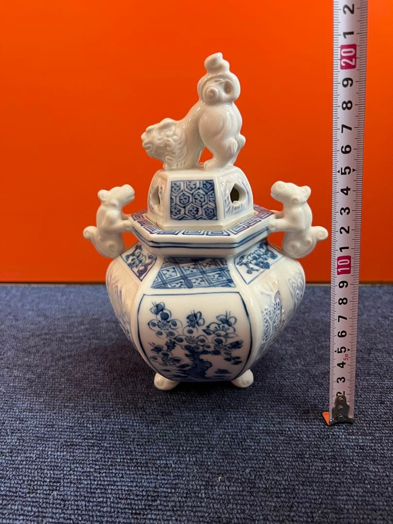 1212  鍋島焼　染付松竹梅　獅子香炉　未使用