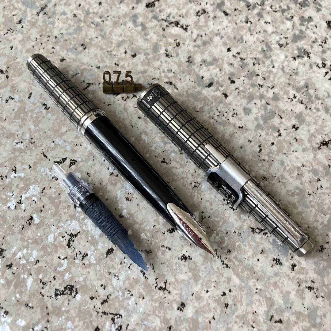 #075 未使用品 万年筆 パイロット PILOT 全格子 18k