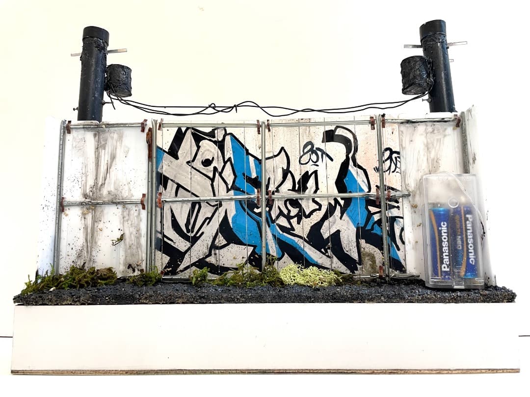 【YIPS】 Construction wall