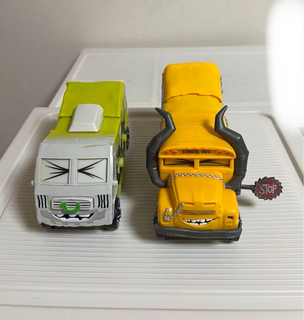 カーズ、ミニカー、マテル（アーヴィー、ミスフリッター）（目が変わるおもちゃ）