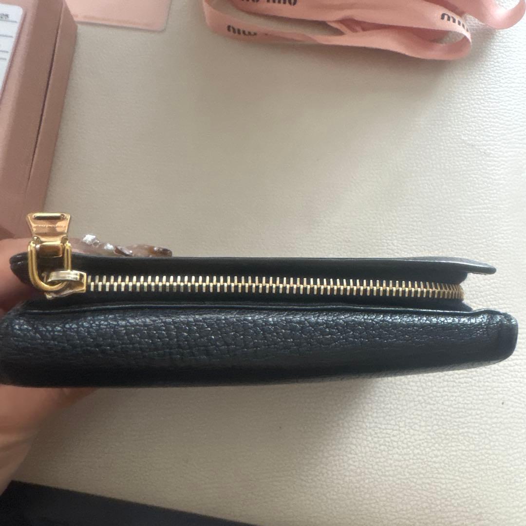 miu miu 黒 三つ折り財布 付属品あり