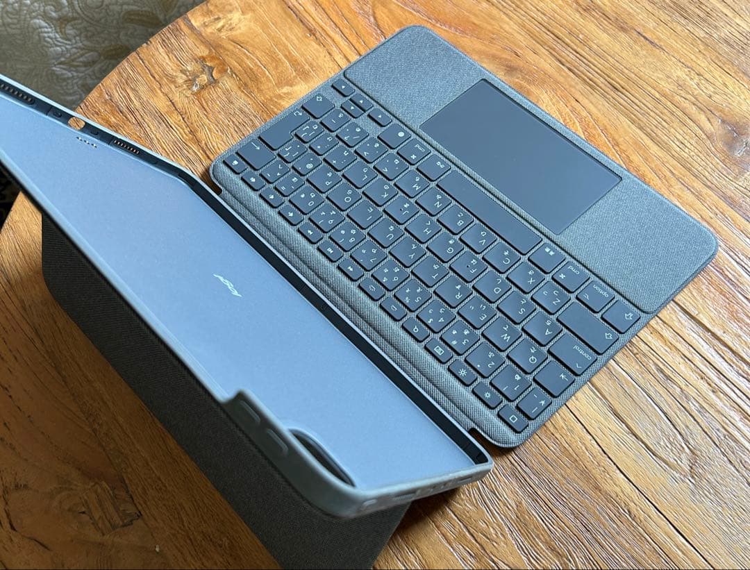 11インチiPad ProロジクールCombo Touch Keyboard