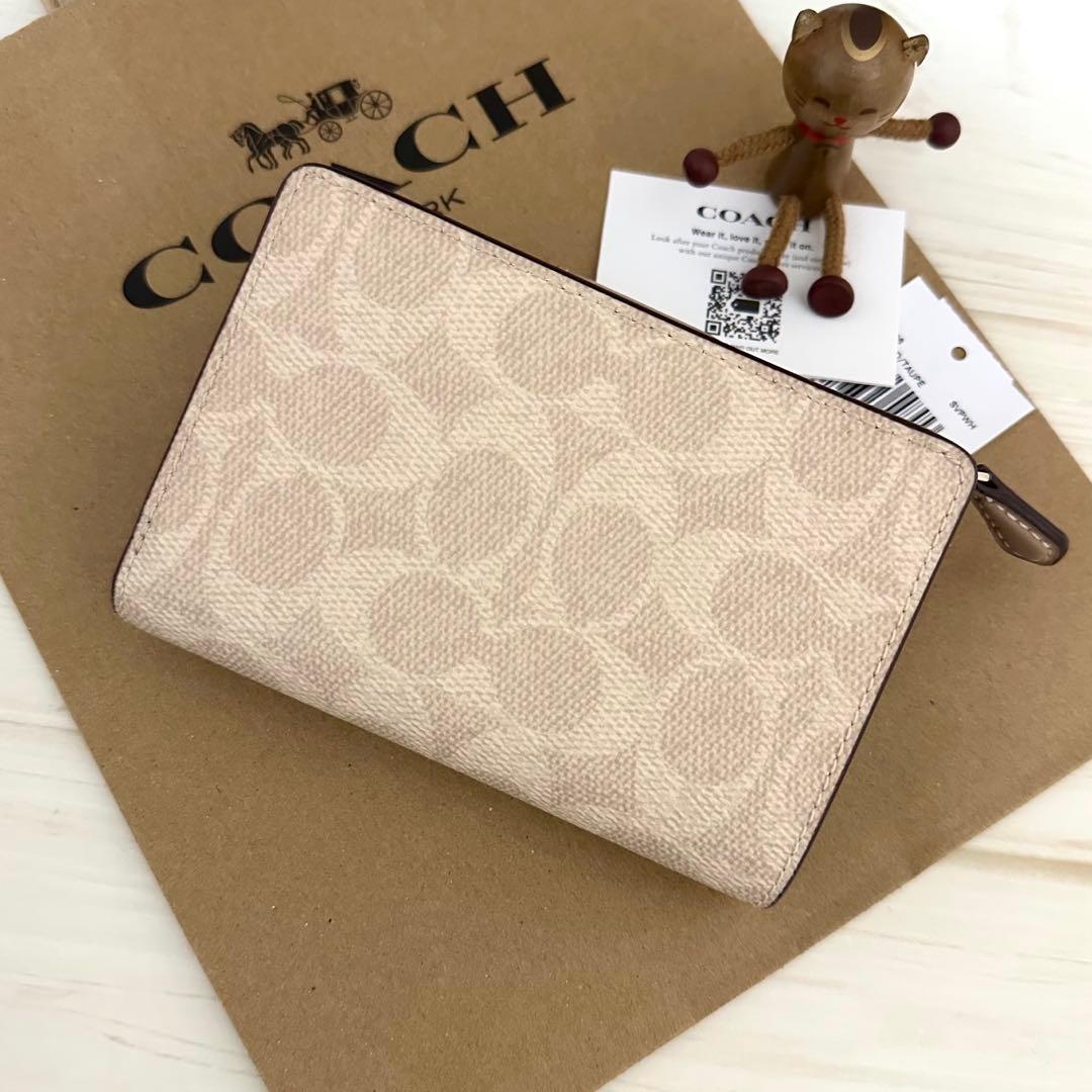 新品　COACH　コーチ 財布 折り財布　２つ折り財布 ベージュ