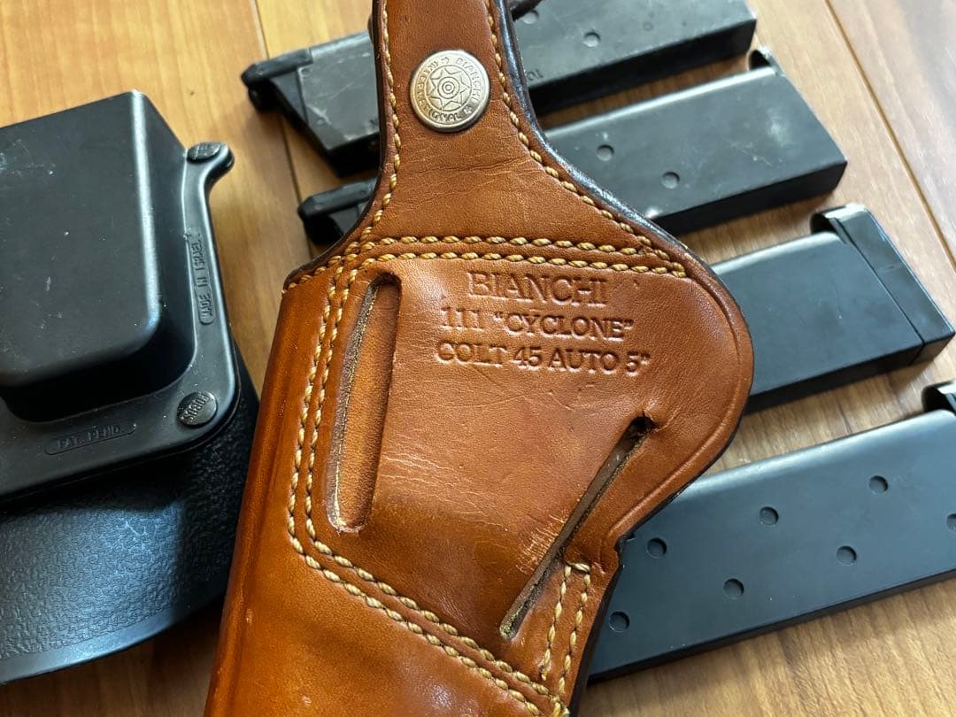 東京マルイ　M1911 コルトガバメント　ガスガン ビアンキレザー ホルスター