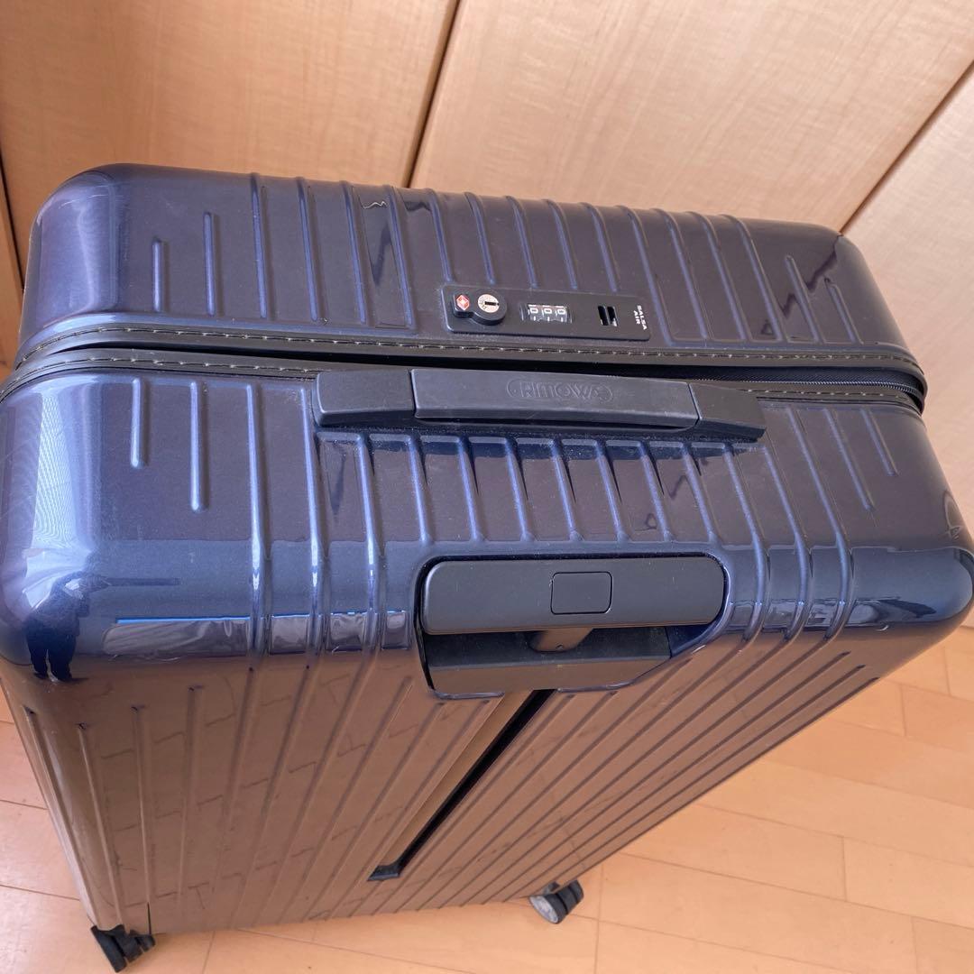 朝日です。リモワ　スーツケース　4輪