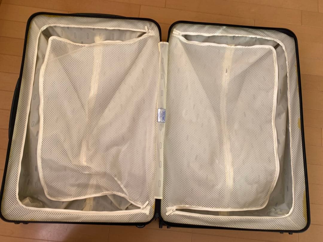 朝日です。リモワ　スーツケース　4輪