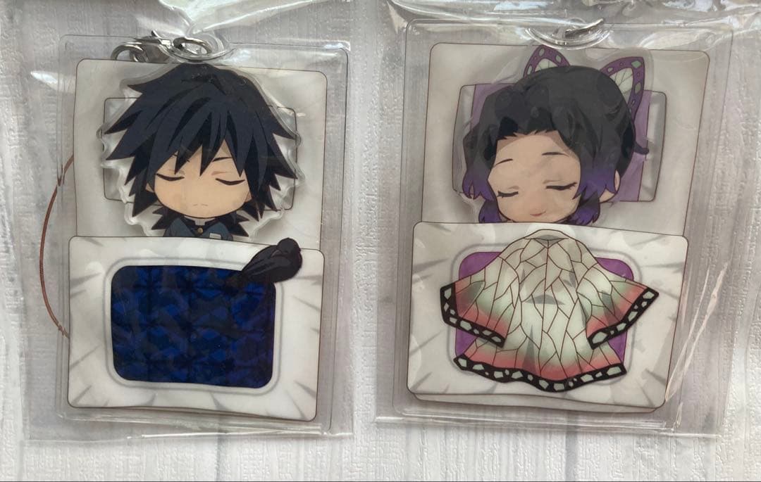 おやすみアクリルストラップ　鬼滅の刃　冨岡義勇　胡蝶しのぶ