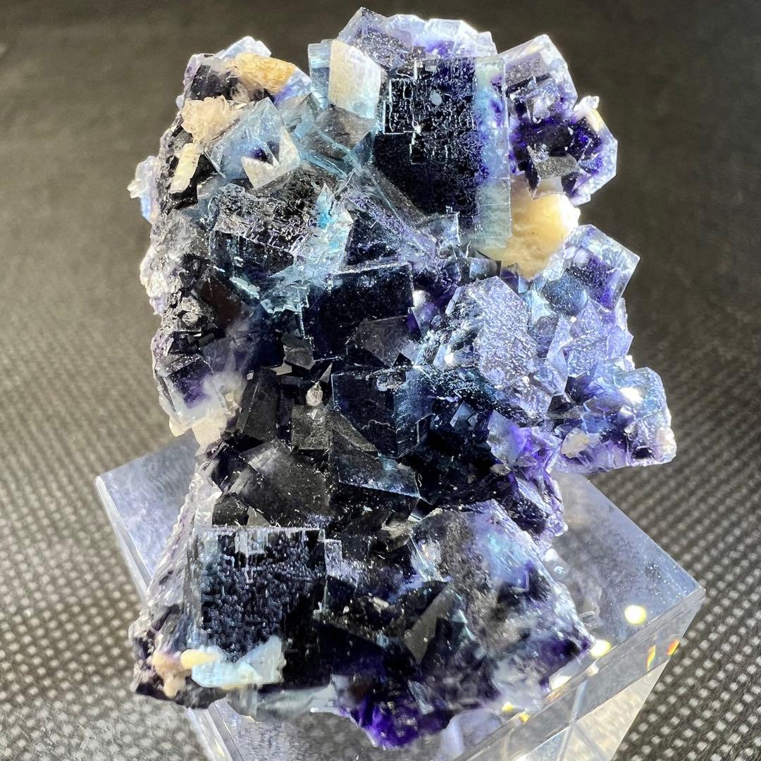 内モンゴル産　プレート型　パープルゾーニング　ライトブルーフローライト