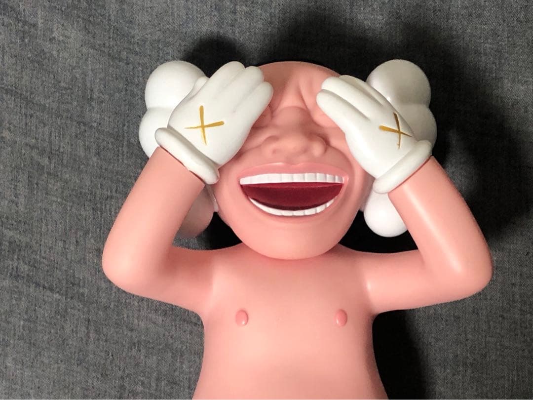 kaws Yue Min Jun フィギュア