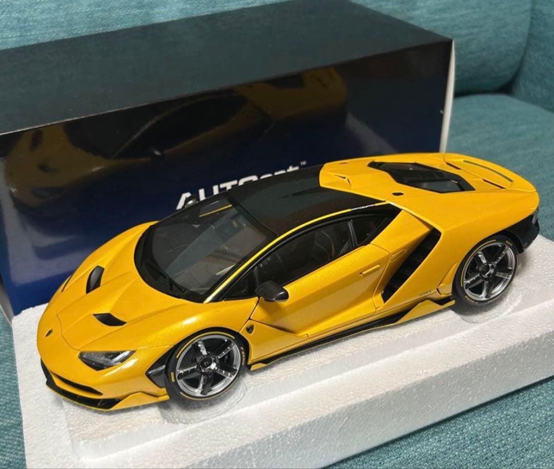 オートアート1/18 ランボルギーニ チェンテナリオ　絶版品