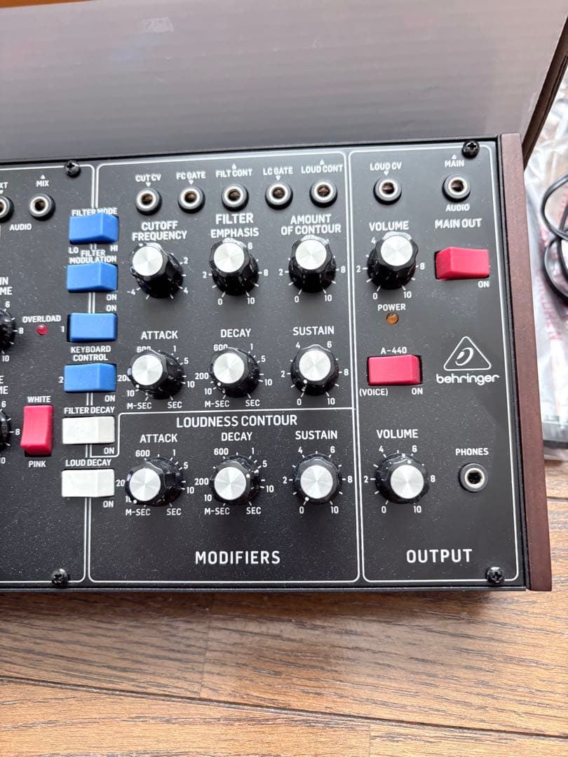 ベリンガー　Behringer Model-D