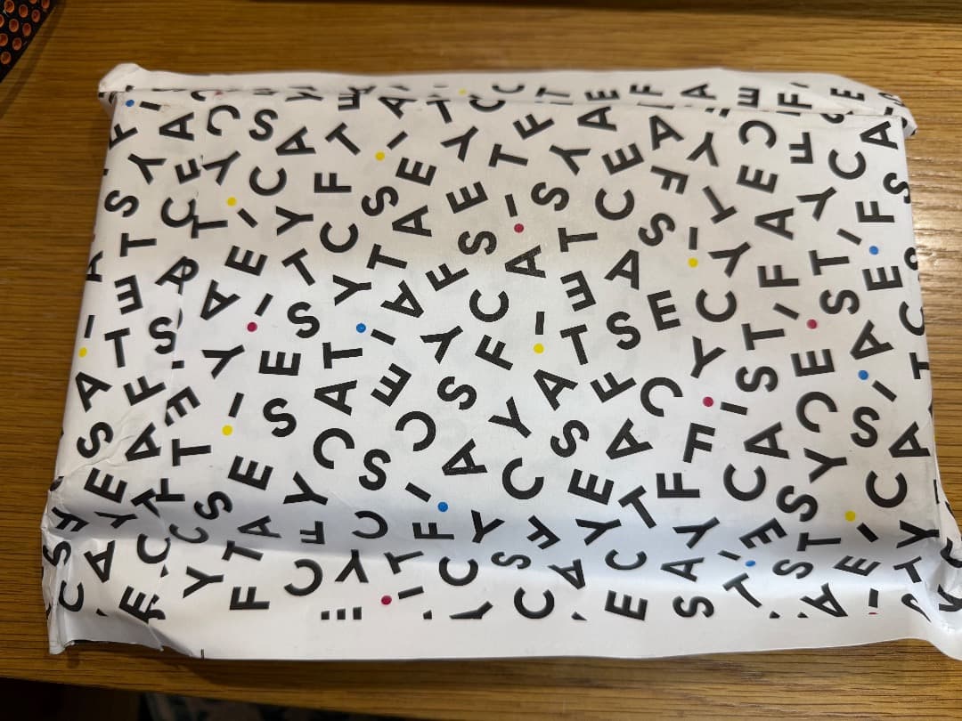 CASETiFY iPhone 17 Pro MagSafeケース 水玉デザイン