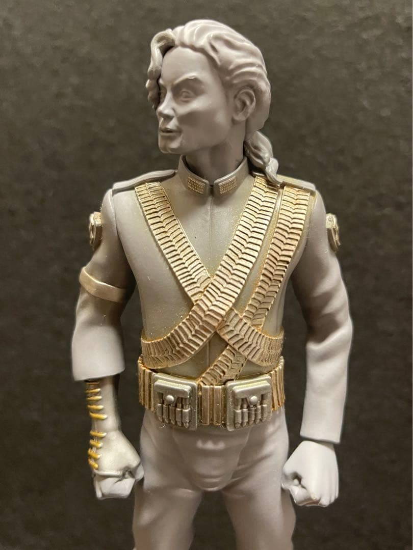 MICHAEL JACKSON マイケル・ジャクソン フィギュア　木製台座付き