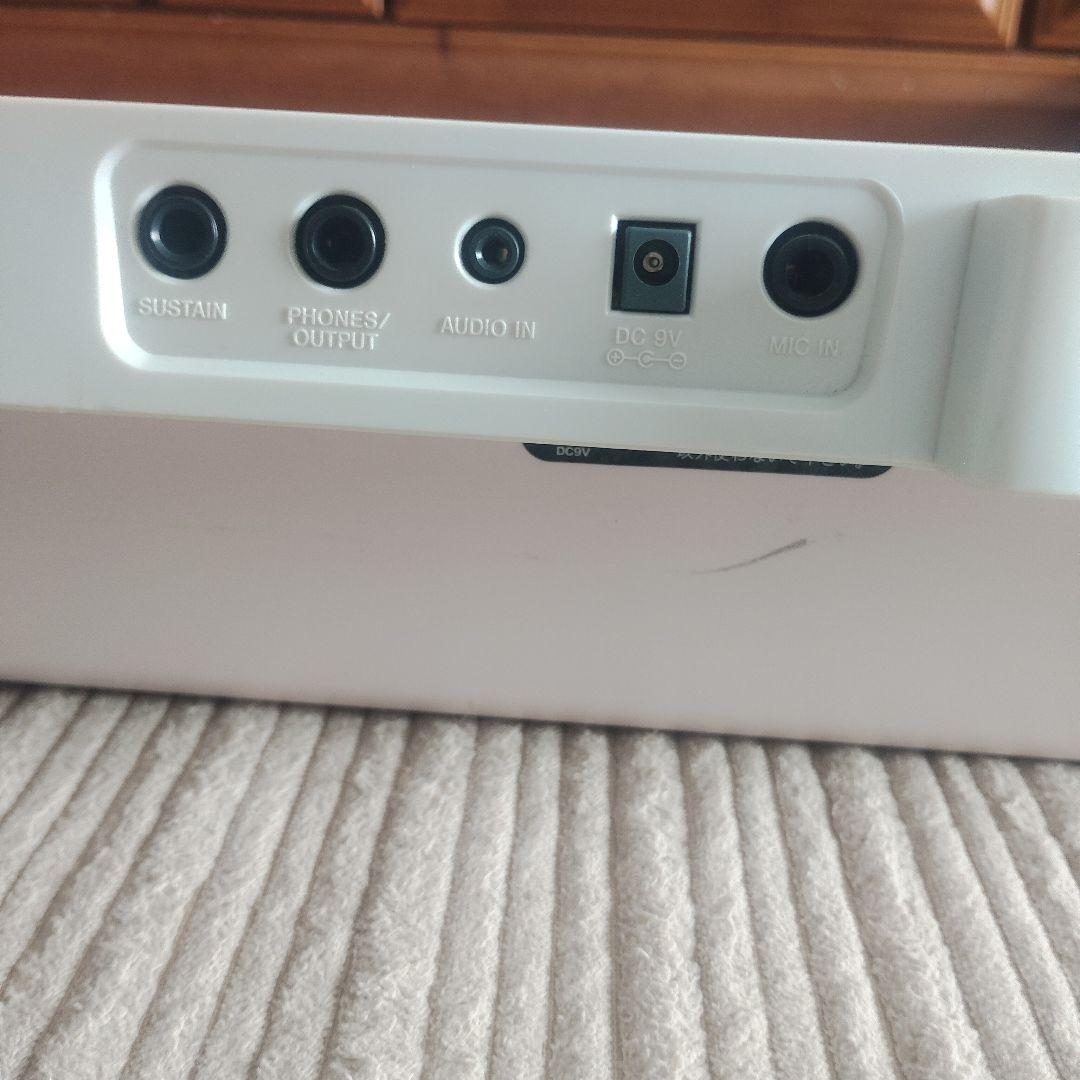 CASIO LK-105 電子ピアノ・キーボード ルーチェ 光ナビ 送料込み