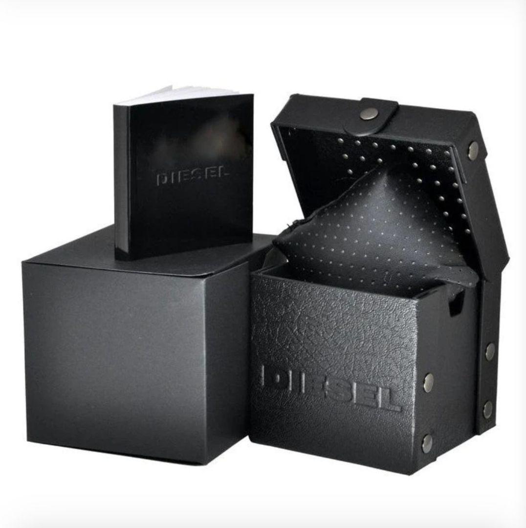 外箱キズあり DIESEL　DZ7399 未使用新品☆腕時計　ディーゼル