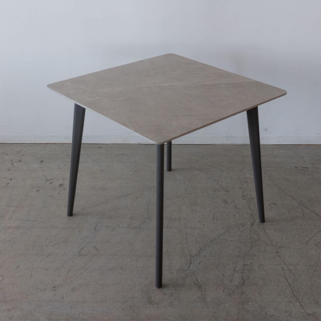 ダイニングテーブル　大理石調