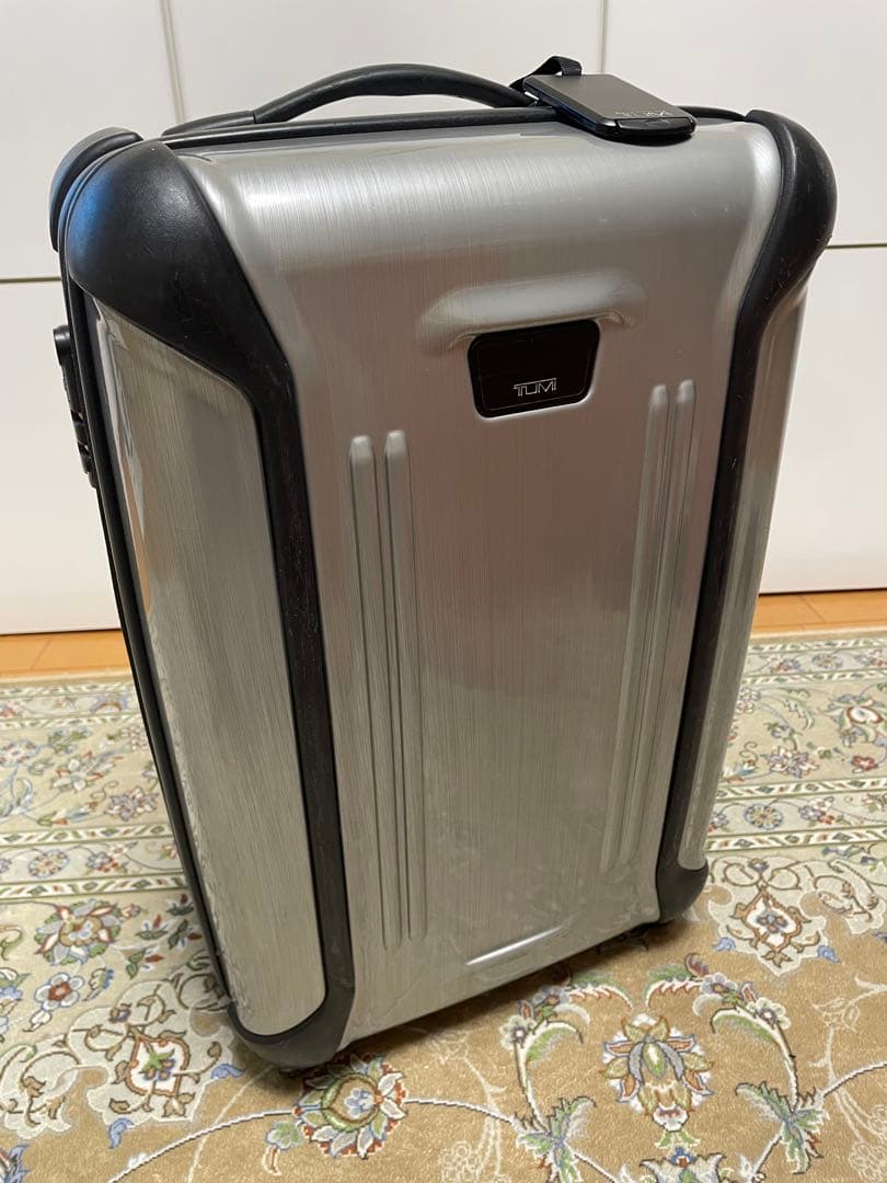 TUMI アルミニウム キャリーケース TSAロック　機内持ち込み 28000D