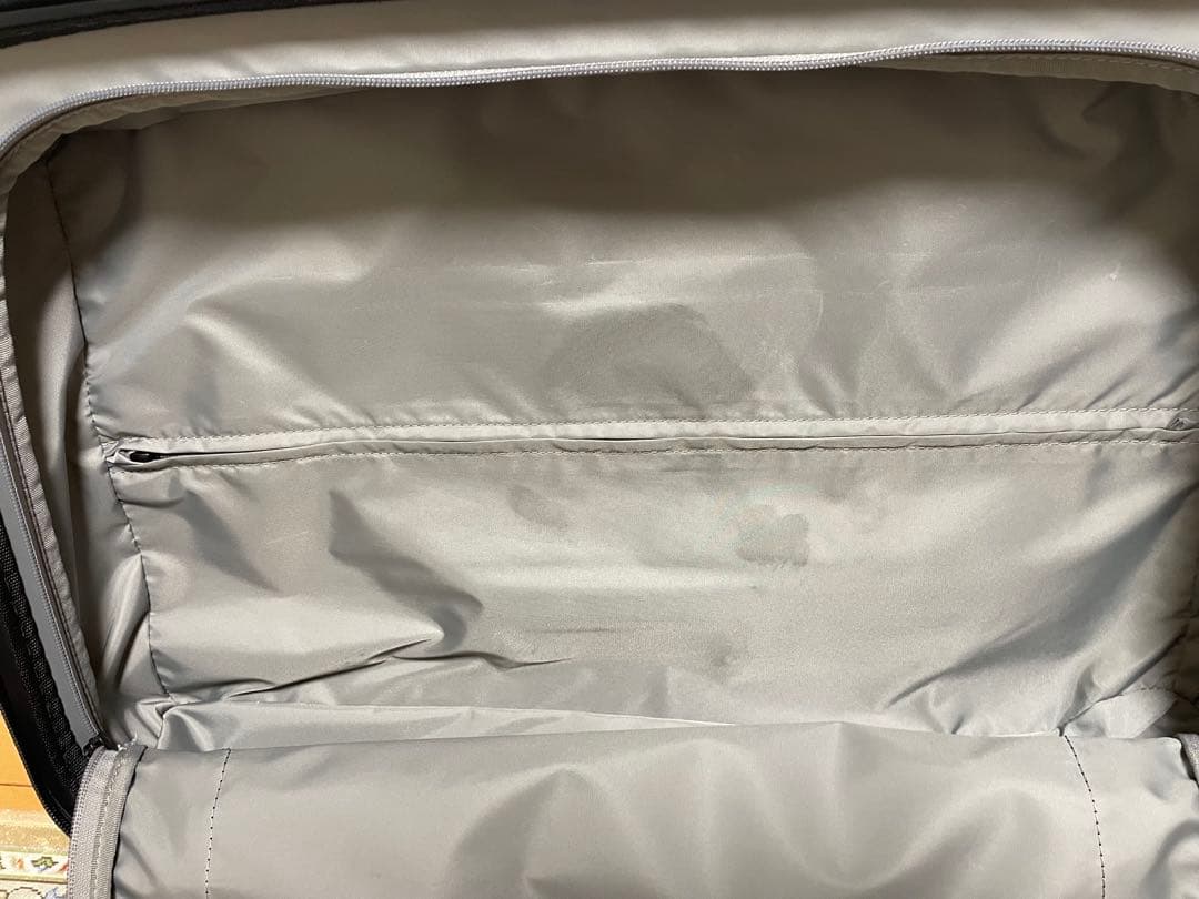 TUMI アルミニウム キャリーケース TSAロック　機内持ち込み 28000D