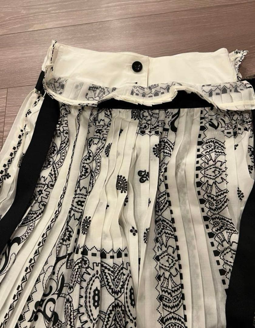 sacai バンダナ柄スカート