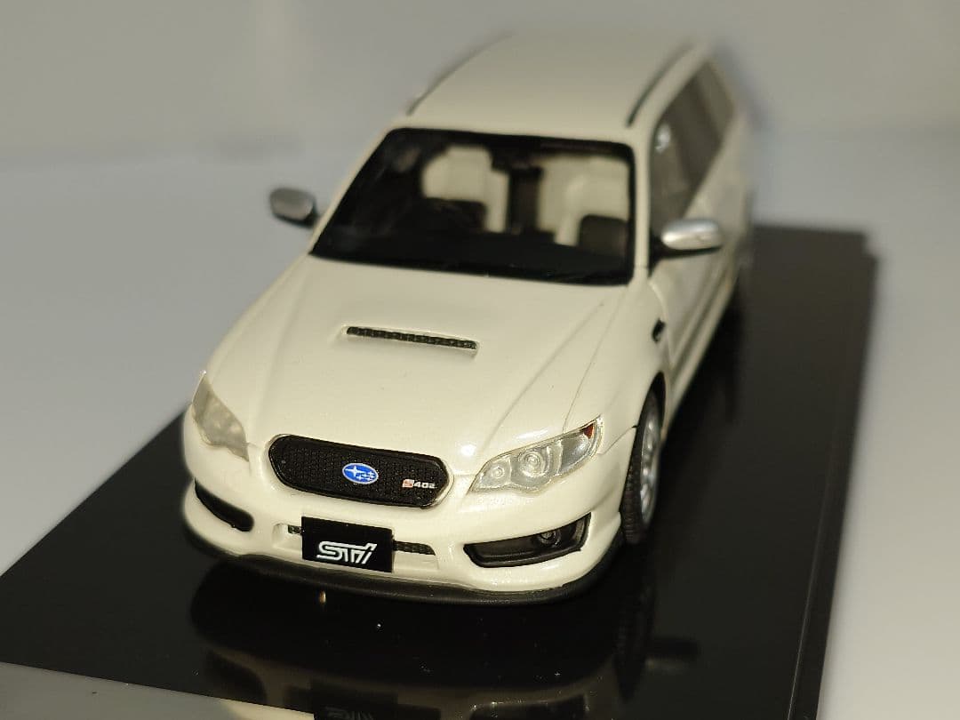 1/43 SUBARU STI S402 WAGON ホワイトパール W262