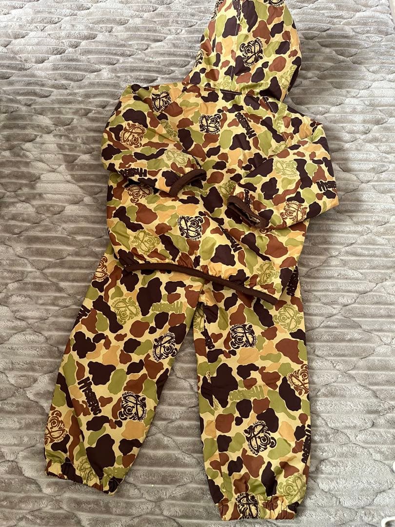 ヒステリックミニ　スポーツ　迷彩　セットアップ　上下セット　ウィンドブレーカー