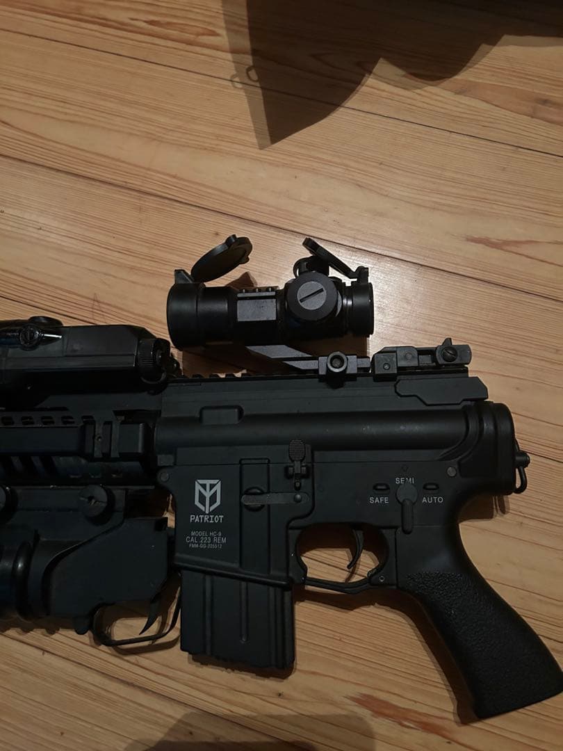 PATRIOT 電動ガン レッドドットサイト付き