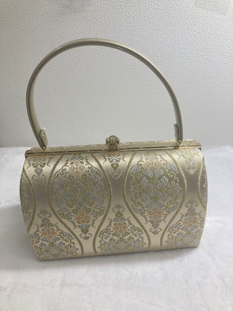 お値下げ　ゴールドの和装用バッグと草履セット