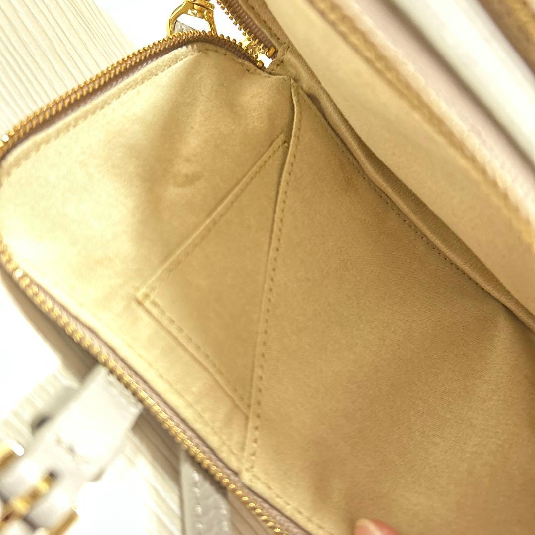 ATAO アタオアミュレット　グレー レザー ショルダーバッグ タッセル付き