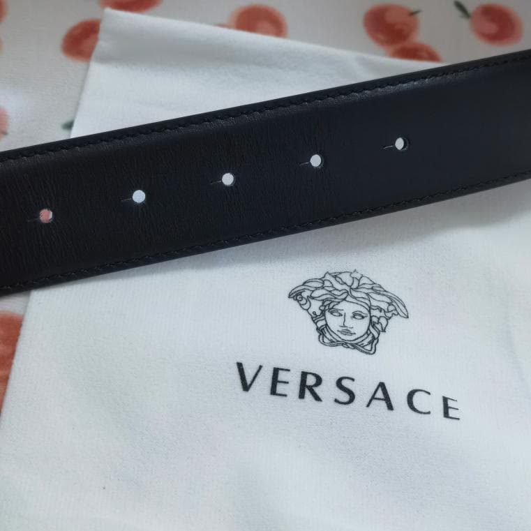 VERSACE ラ メドゥーサ レザー ベルト 110cm