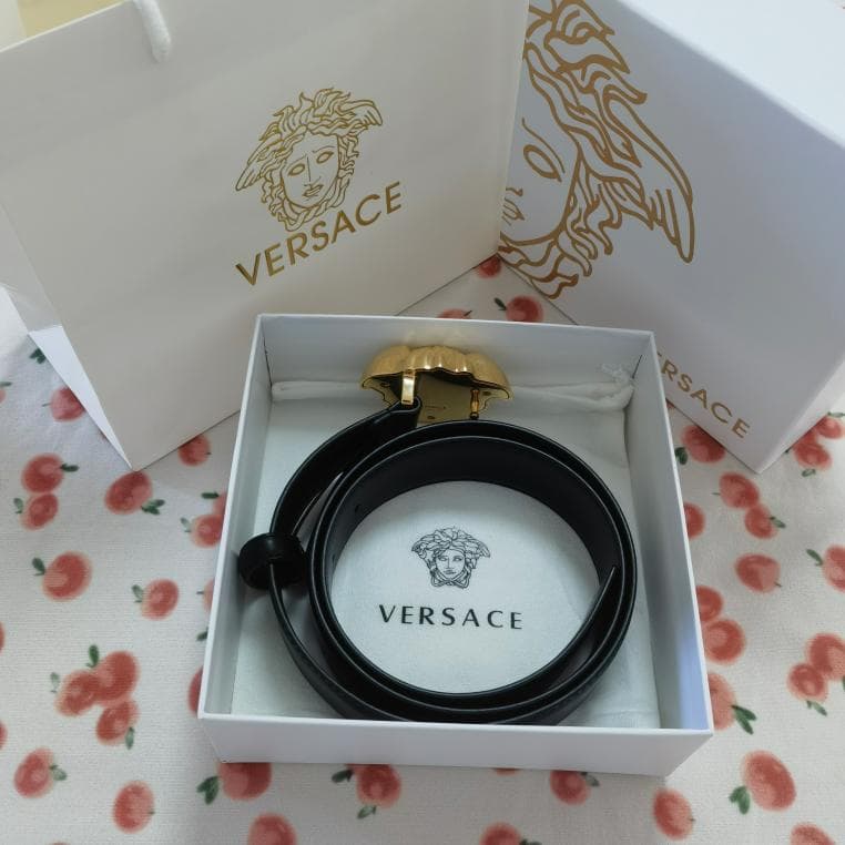 VERSACE ラ メドゥーサ レザー ベルト 110cm