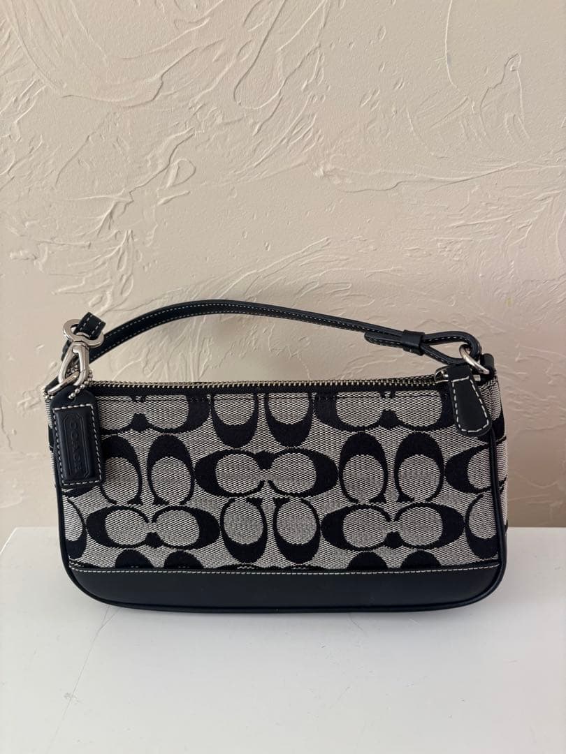 Coach コーチ アクセサリーポーチ グレー系 シグネチャー