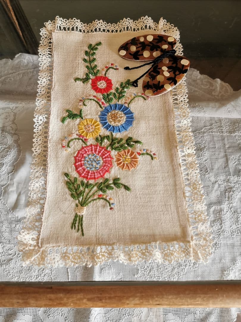 アンティーク フランス ロゼッタの花束 ボビンレース装飾 リネントレイクロス