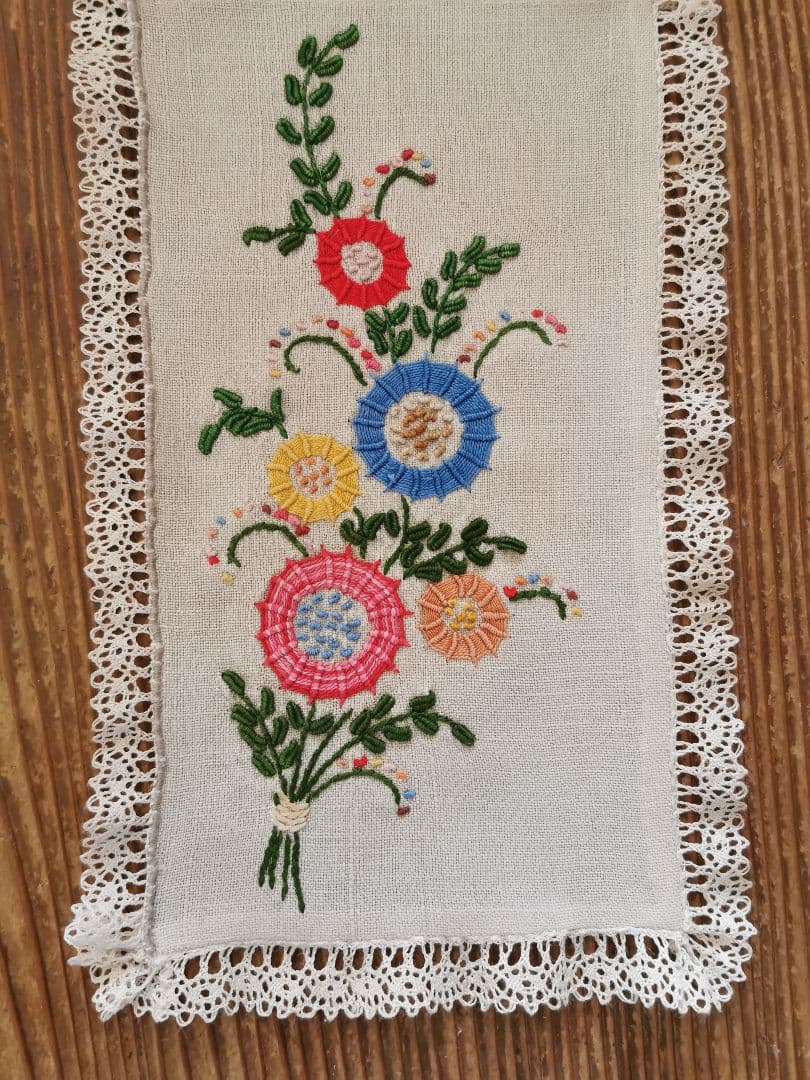 アンティーク フランス ロゼッタの花束 ボビンレース装飾 リネントレイクロス