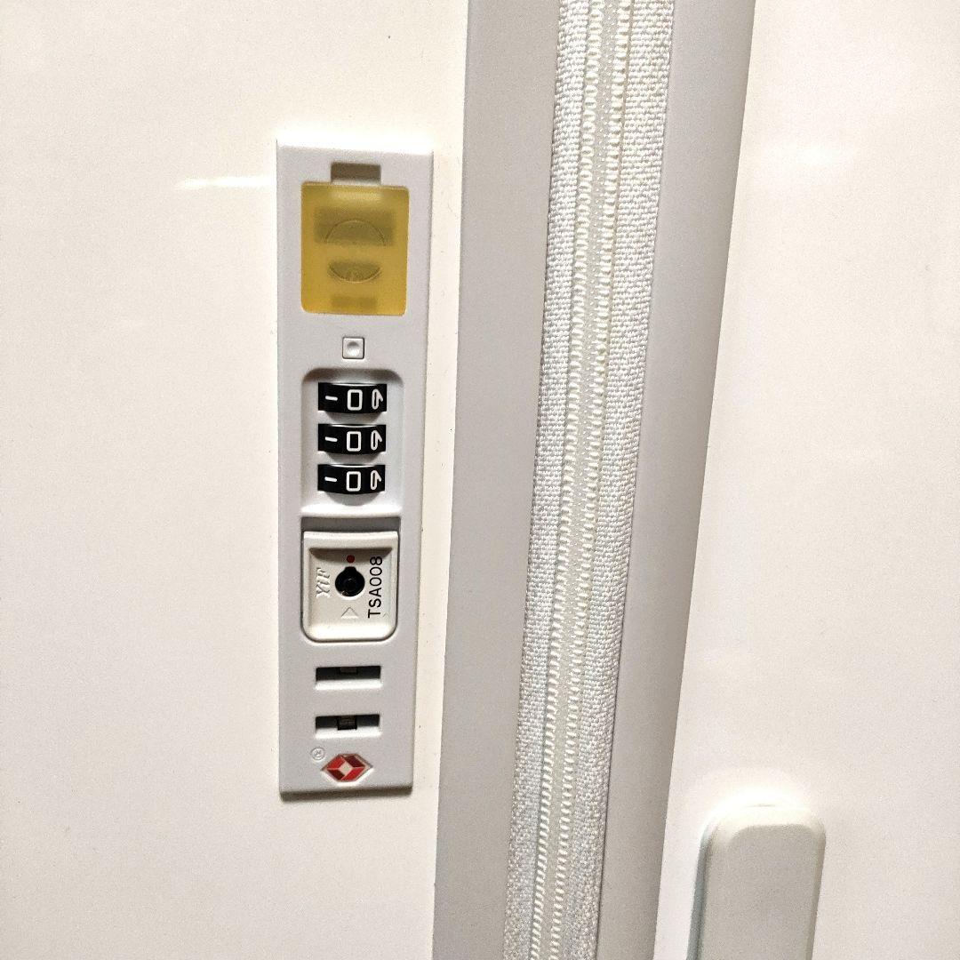 半額以下！未使用✨Daniel Wellington キャリーケーススーツケース