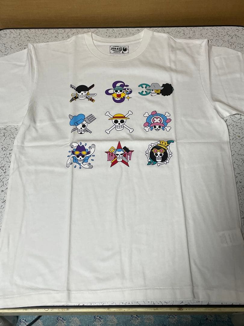 未使用品！APE PIRATE STORE ONE PIECEコラボ T