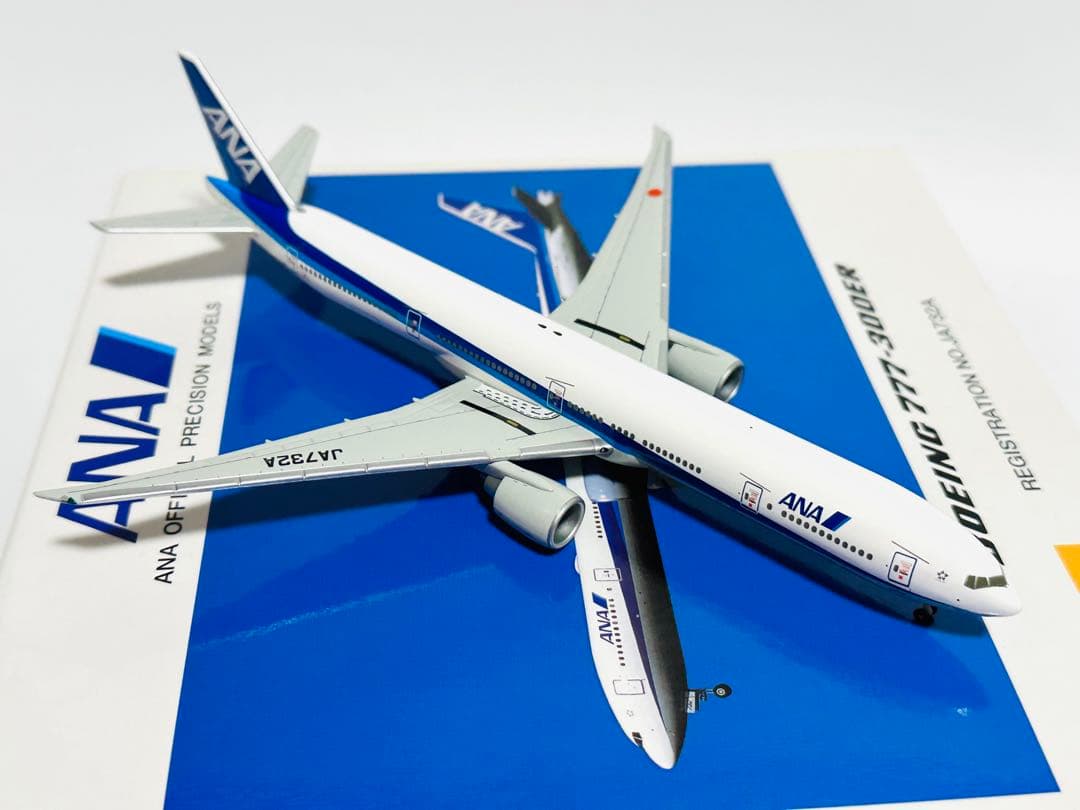全日空商事 1/400 ANA 777-300ER NH40013
