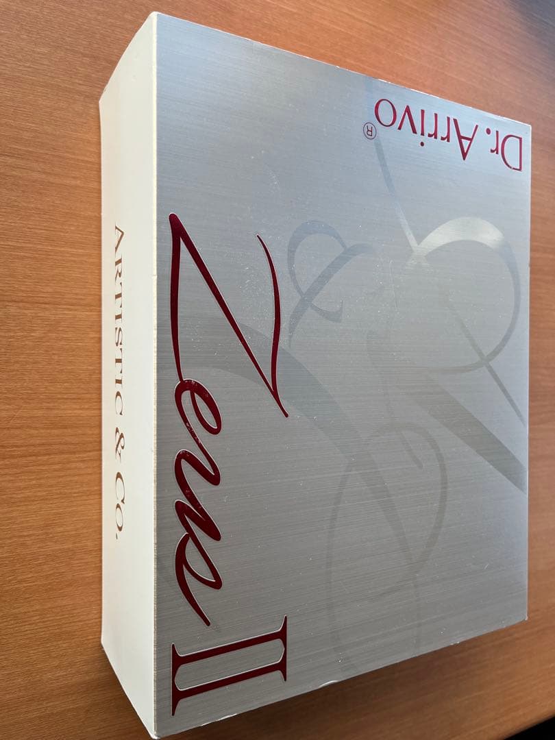 ARTISTIC & CO. Zeus II 美顔器