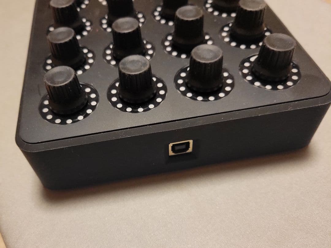 DTM・DAW MIDI FIGHTER TWISTER MF-0007