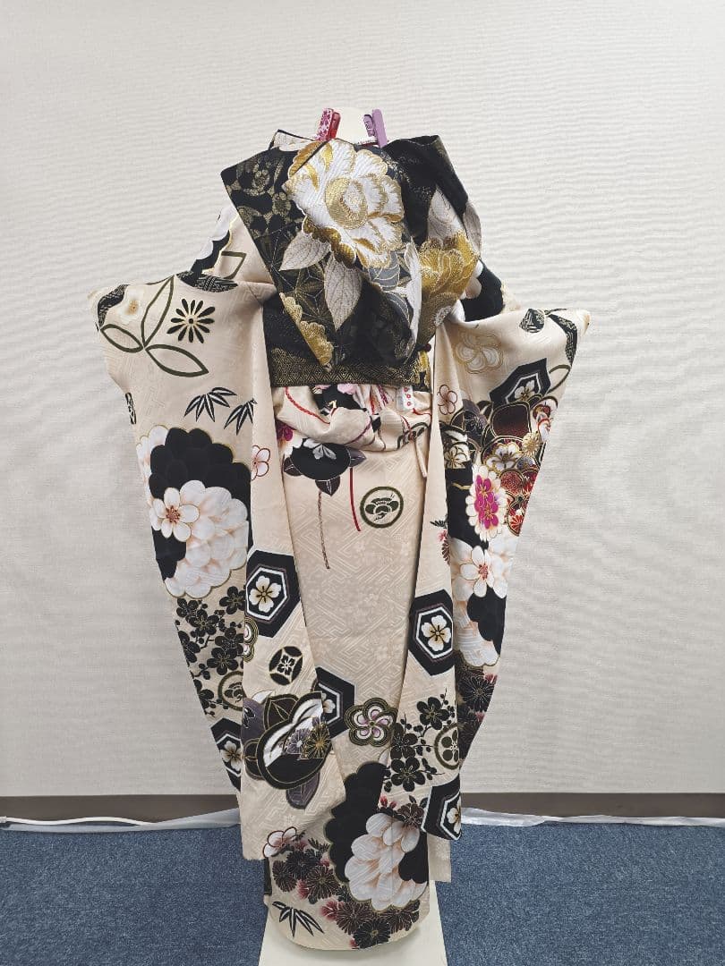 【145~159センチぐらいの方が適応サイズ】振袖フルセット　玉城ティナ