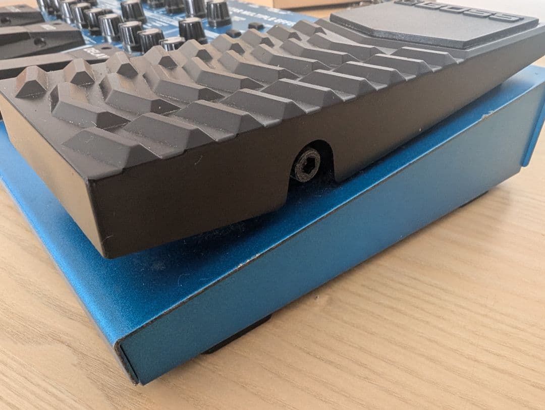 【どんくん】BOSS ME-50 ギターエフェクター（ケースおまけ）