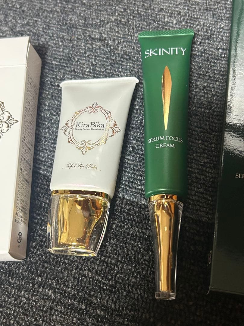 新品未使用　スキニティセラムフォーカスクリーム　美容液ファンデセット