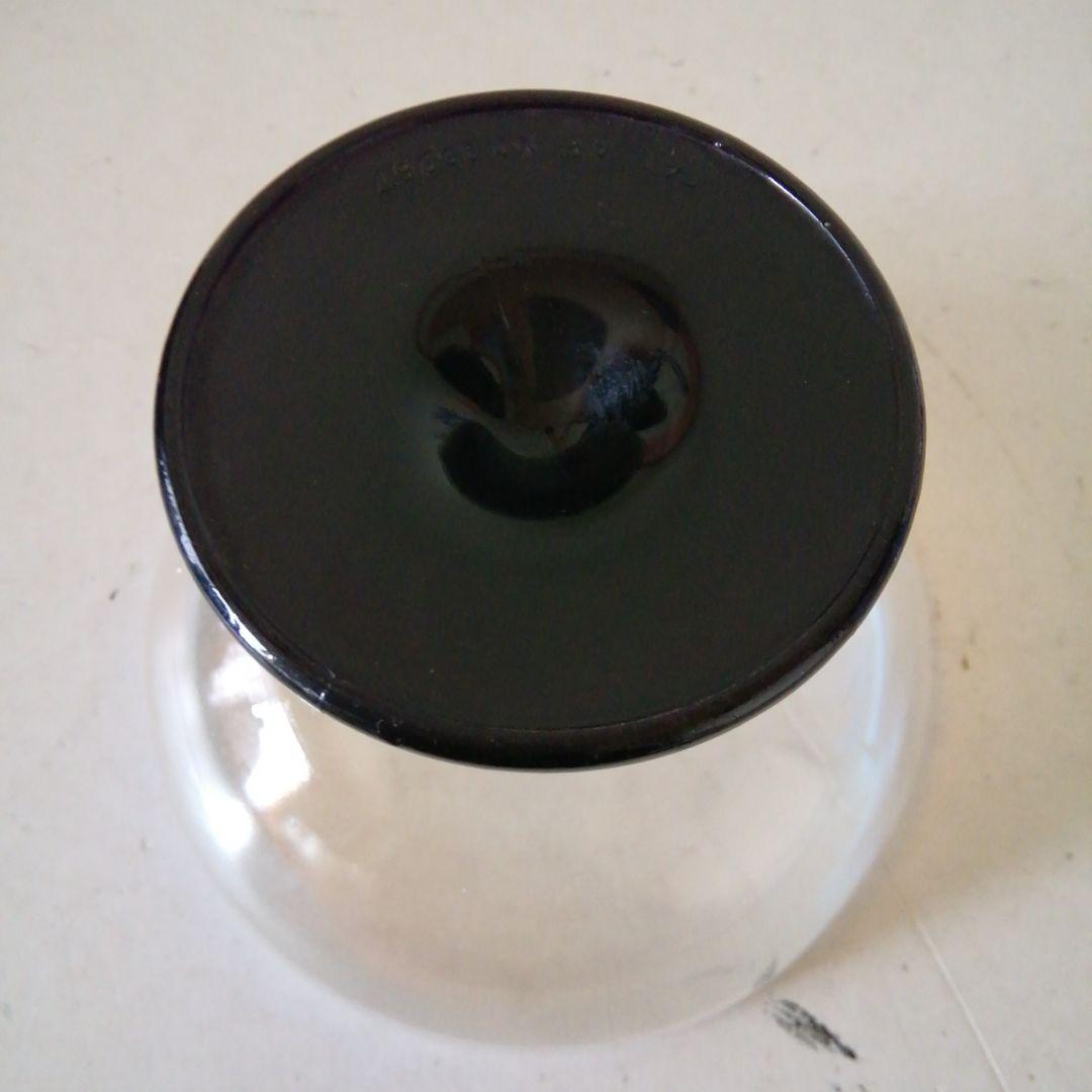 ガラスの氷2色のコップ。