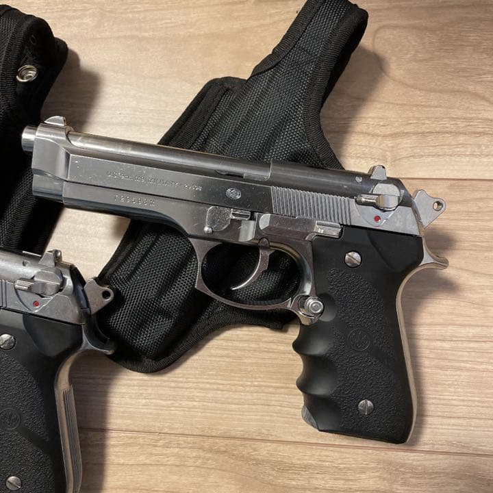 東京マルイ　M92F クロームステンレス　2丁