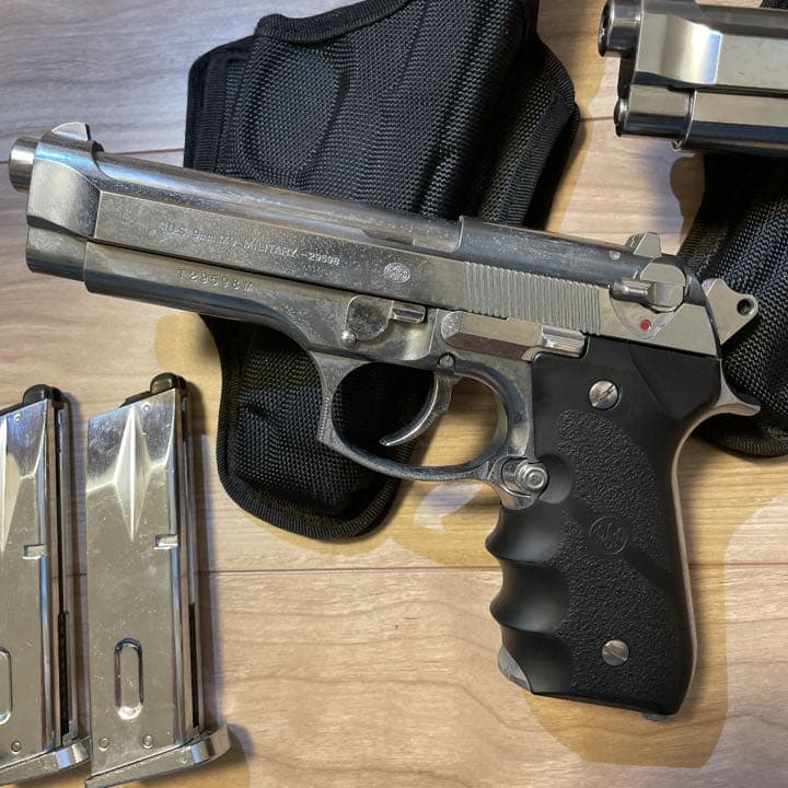 東京マルイ　M92F クロームステンレス　2丁